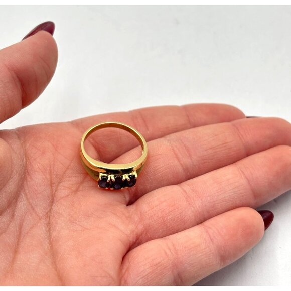 14K Gold Sapphire Ring Size 7.25 With Triple Stone Setting - Picture 7 of 7